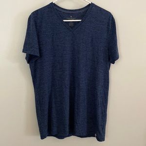 American Eagle Mens Large blue V neck shirt